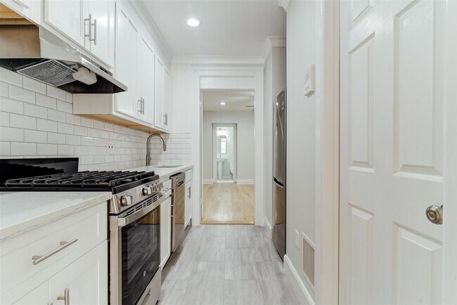 Building Photo - 465 Jersey Ave