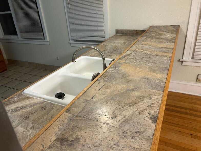 Building Photo - 748 N 34th St