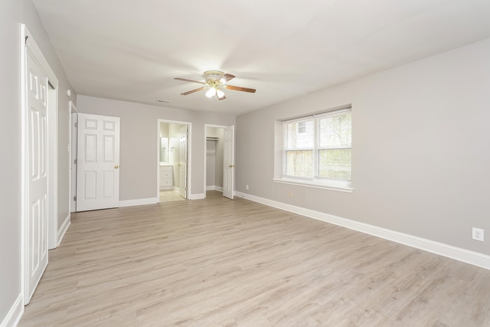 Building Photo - 5018 Shoreline Dr