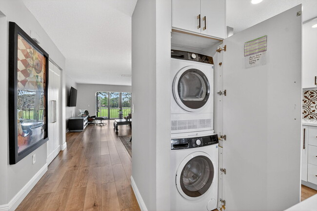 Building Photo - 21650 Juego Cir