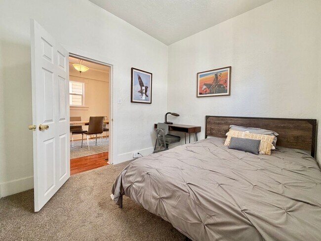 Building Photo - Updated 3-Bedroom Home Near Downtown & University of Utah