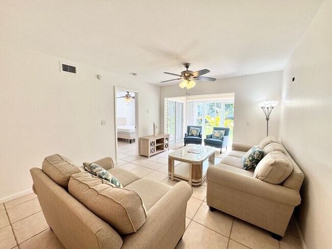 Building Photo - ** KINGS LAKE ** 2 BED / 2 BATH - CONDO - ...