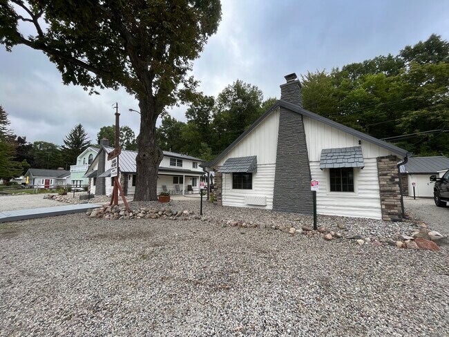 Building Photo - 11552 Breyman Hwy