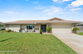 Building Photo - 375 Cherry Dr