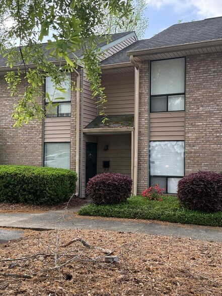 Primary Photo - 4312 Old Macon Rd