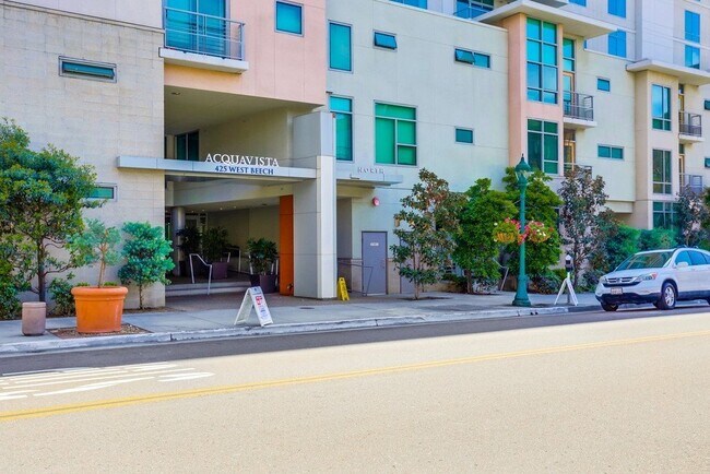 Building Photo - Renovated 2 Bedroom 2 Bathroom Condo in Li...
