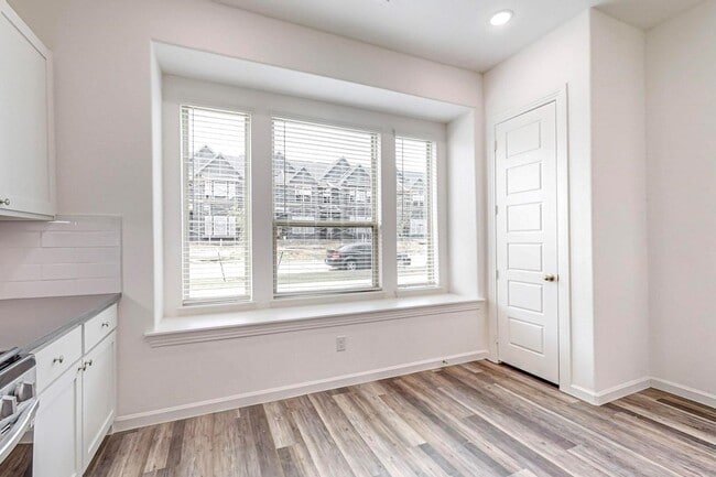 Building Photo - 4 Bed 3 Bath Luxurious Townhome in Frisco!