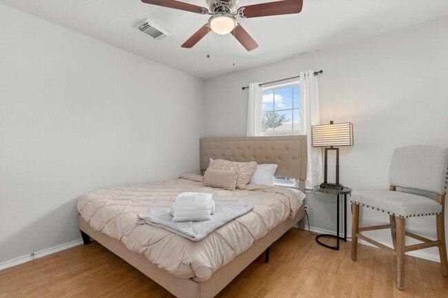 Building Photo - 907 Grants Canyon