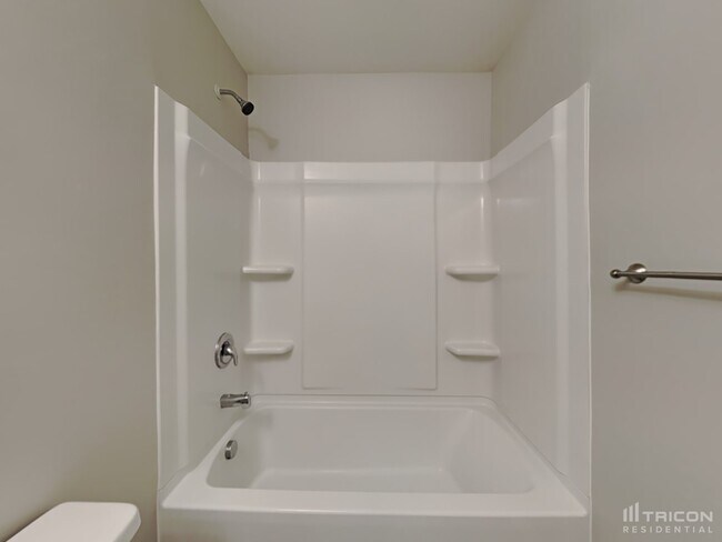 Building Photo - 2625 Meadow Crossing Dr
