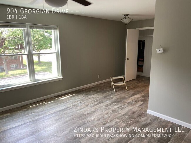 Building Photo - 904 Georgian Dr