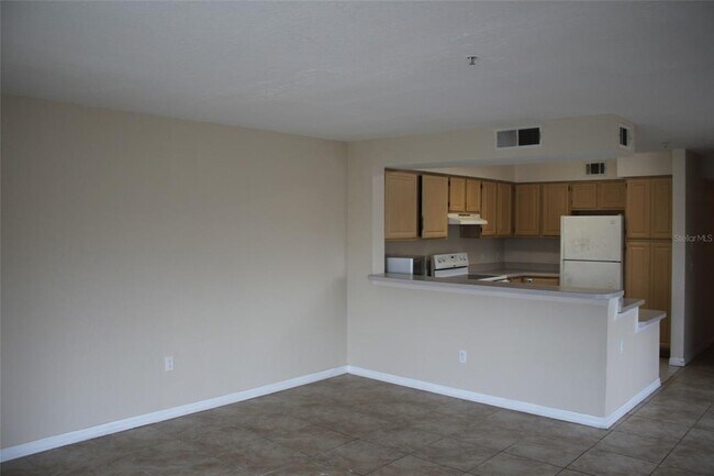 Building Photo - 13838 Fairway Island Dr