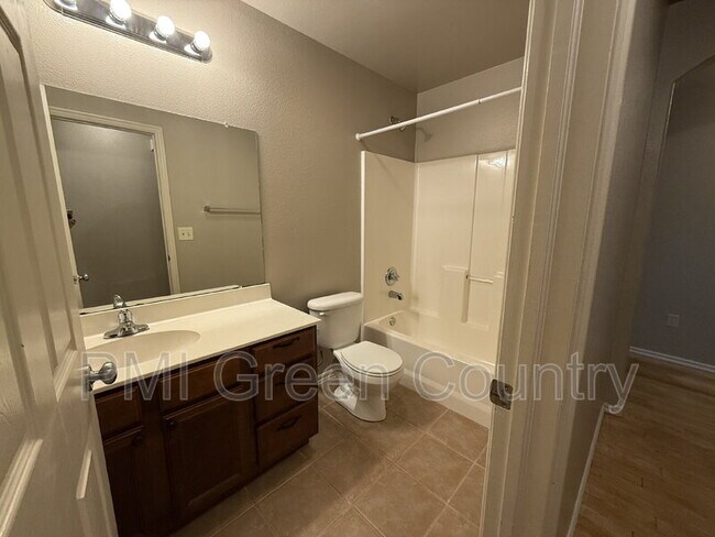 Building Photo - 3525 E Aurora St