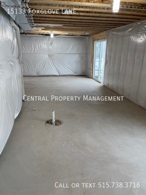 Building Photo - 15133 Foxglove Ln