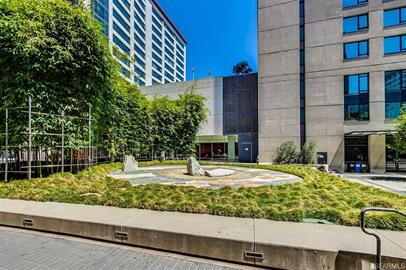 Building Photo - A beautiful  1 Bedroom 1 Bathroom at the B...