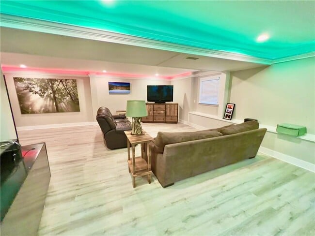 Building Photo - 2110 Six Branches Dr