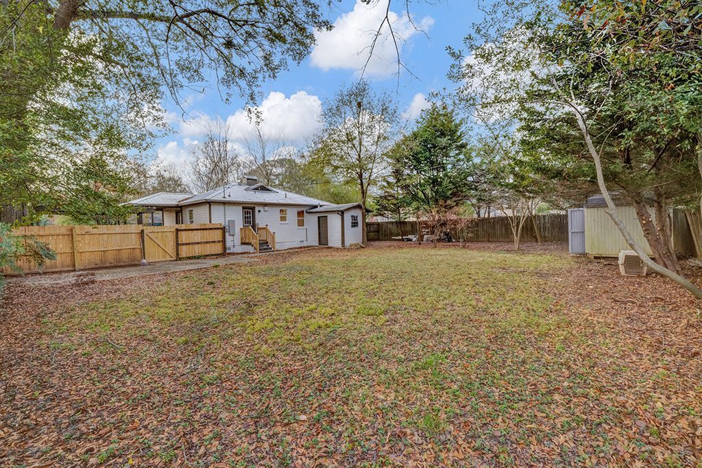 Building Photo - 609 Cobb St