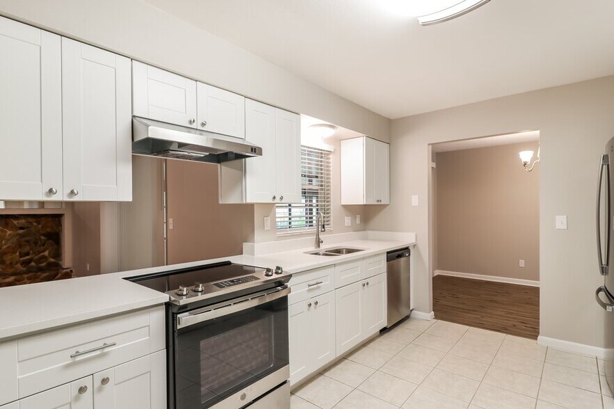 Building Photo - 17507 Cranbrook Dr