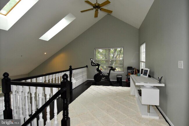 Building Photo - 406 Fortress Way