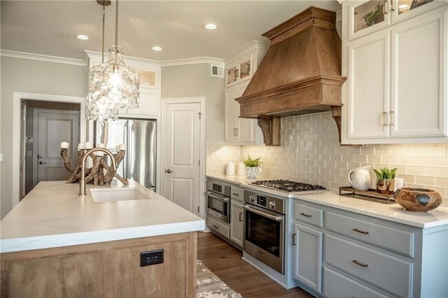 Building Photo - {4620}  Built in 2019 + Primary Bedroom on...
