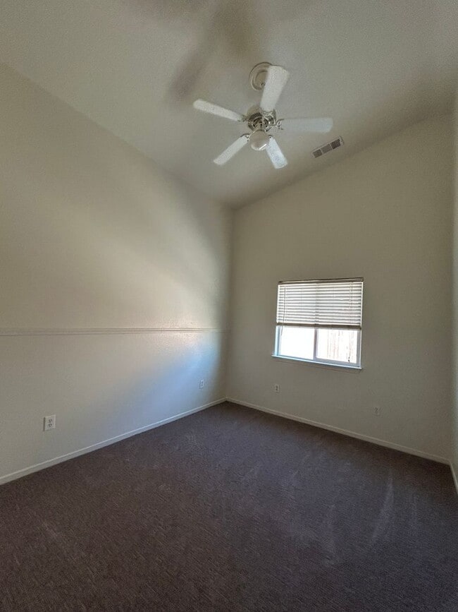 Building Photo - 111 Buck Run Dr