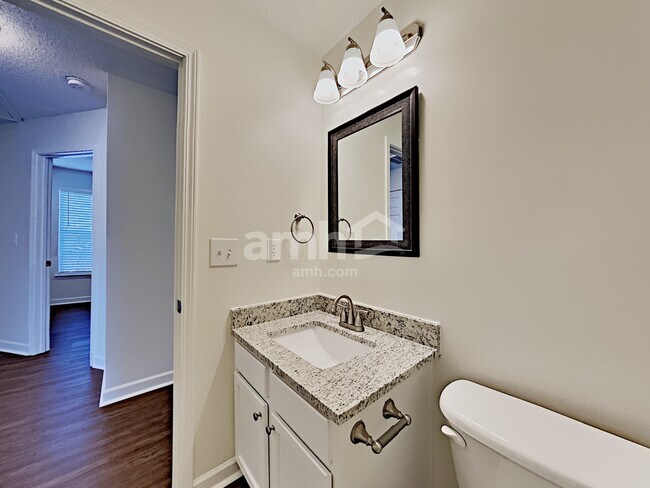 Building Photo - 900 Crowders Woods Dr