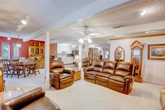 Building Photo - 4905 Tracy Dr