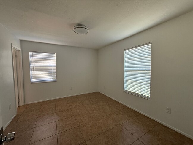 Building Photo - 7424 Golden Glenn Ct