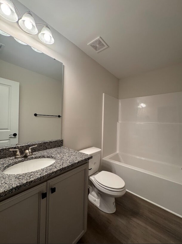 Building Photo - Sign a 12-month lease now and receive the ...