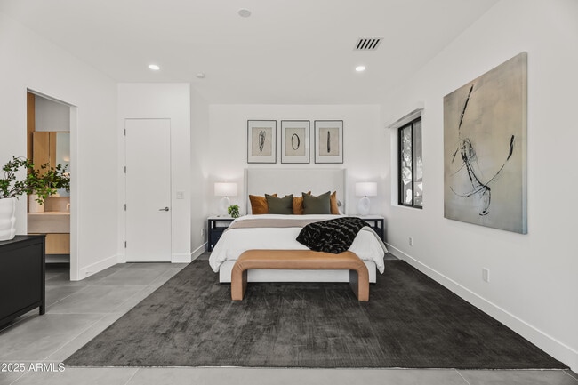 Building Photo - 5156 N 45th Pl