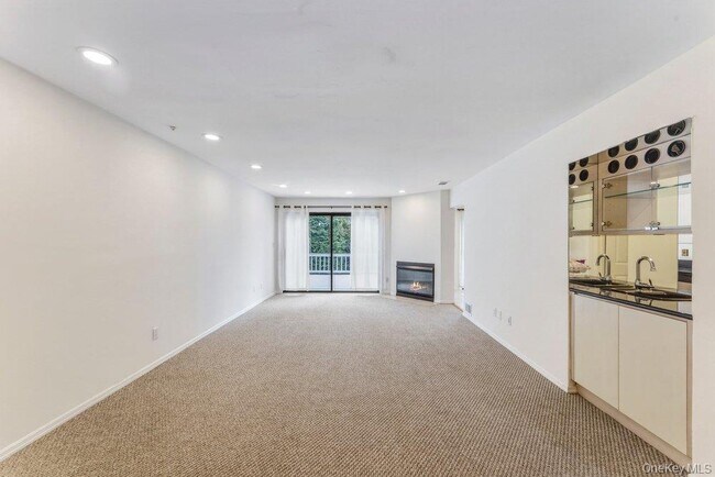 Building Photo - 124 Foxwood Dr