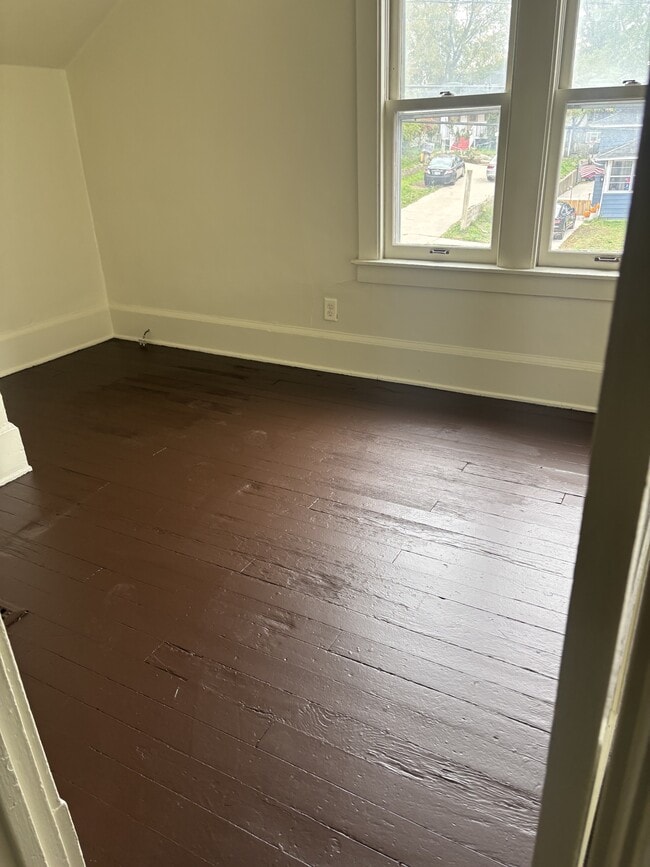 Building Photo - 231 Dickinson St SW