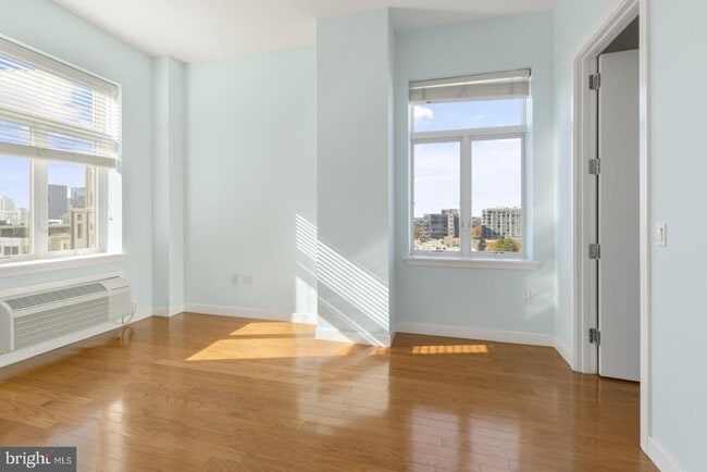 Building Photo - 1900 Hamilton St