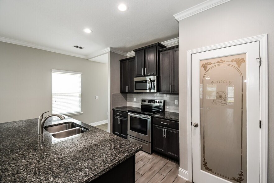 Building Photo - 10070 Kit Fox Pkwy