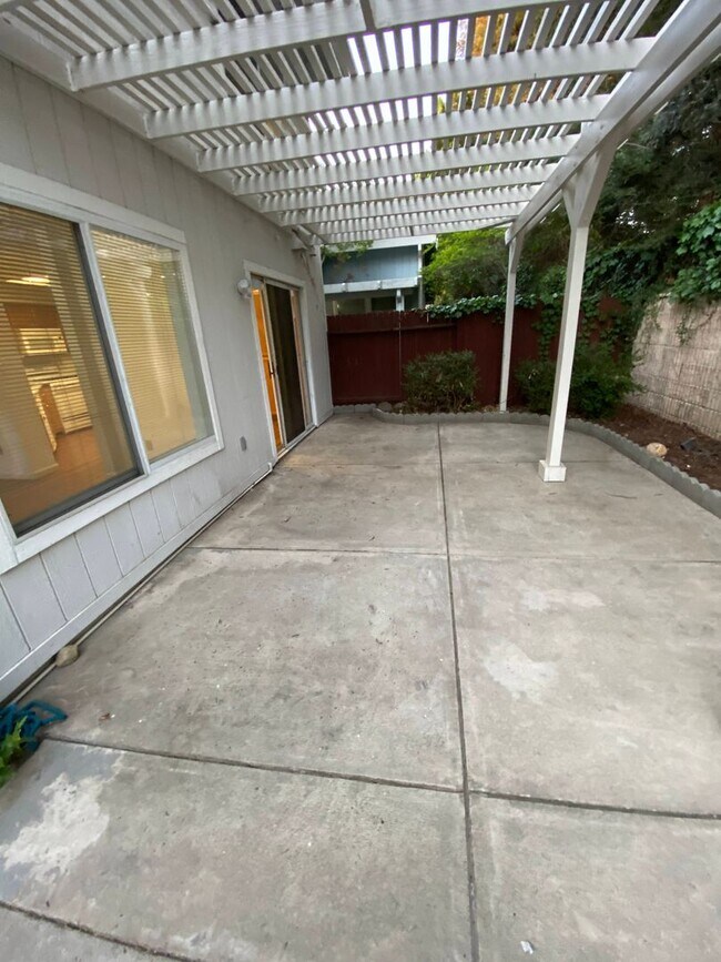 Building Photo - 310 Brightstone Cir