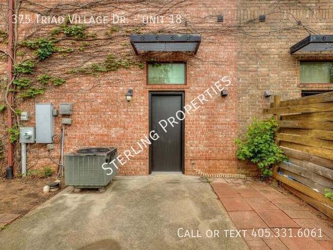Building Photo - 375 Triad Village Dr