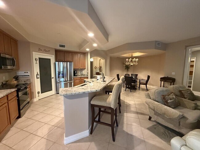 Building Photo - Rialto