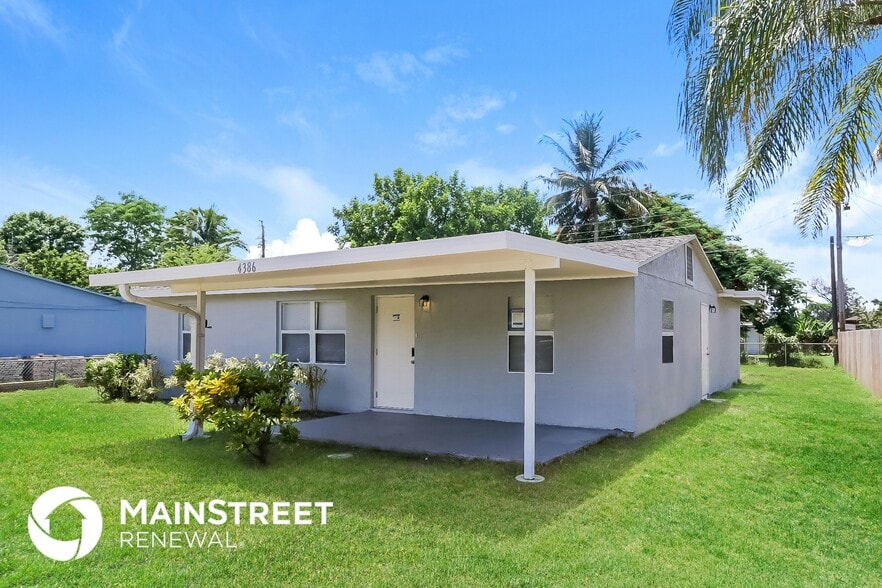 Building Photo - 4386 Pine St