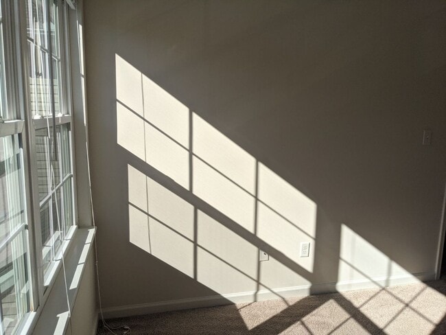 Building Photo - 3 Bedroom Townhouse For Rent in Charming Waynesboro, PA