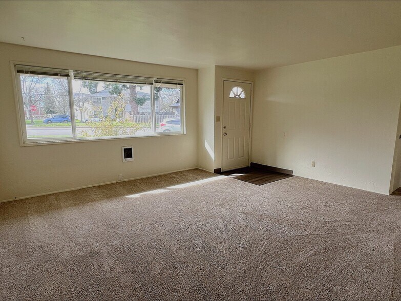 Building Photo - 810 NW 23rd St