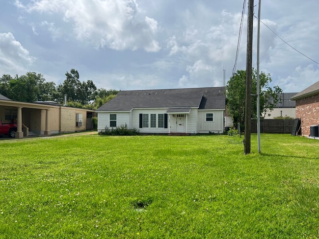 Building Photo - Beautiful Home for Lease