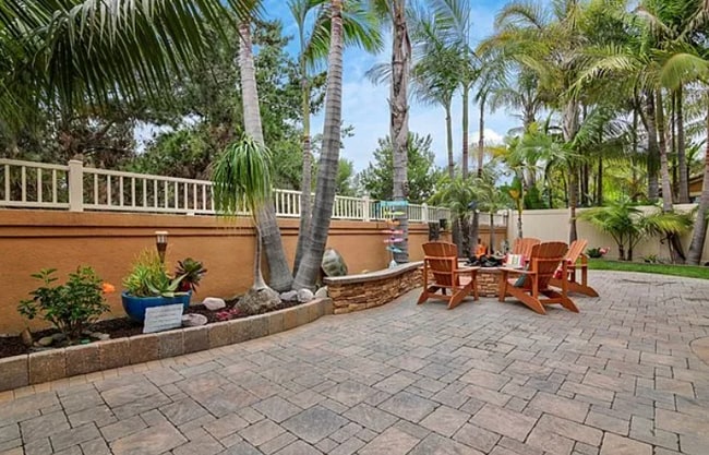 Building Photo - 43 Chapital