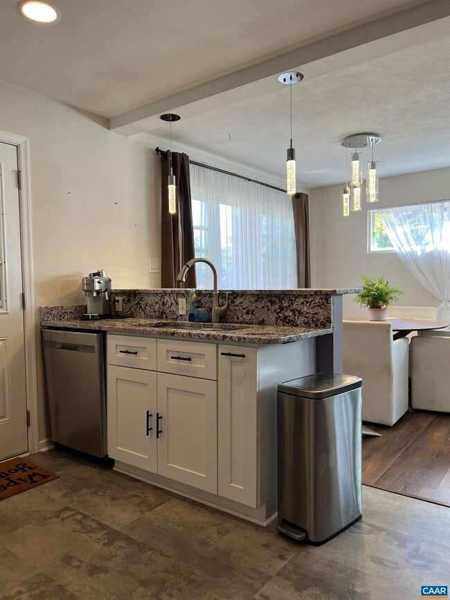 Building Photo - 1201 Bland Cir