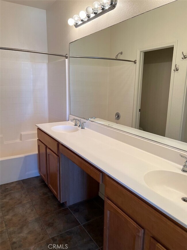 Building Photo - 301 Island Way
