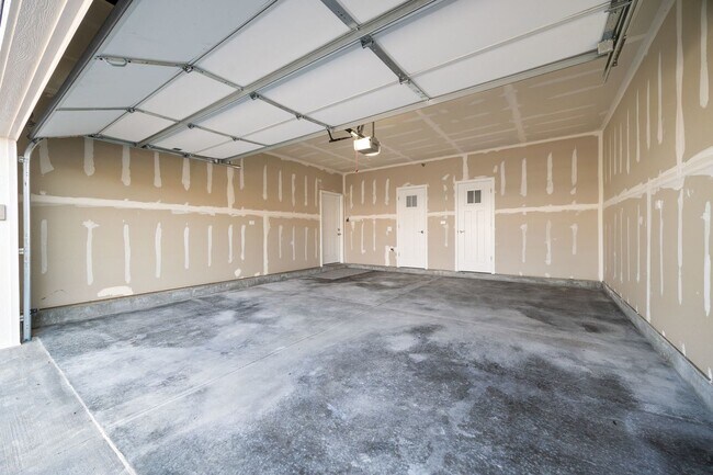 Building Photo - 1214 Gillespie Ln