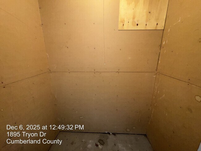 Building Photo - 1895 Tryon Dr