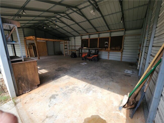 Building Photo - 5143 Ponderosa Farm Rd