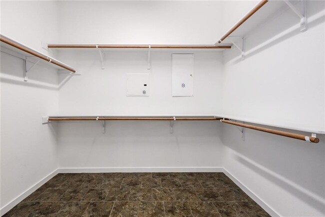 Building Photo - 1925 Littlefield St