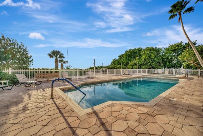 Building Photo - 6406 Gulf Dr