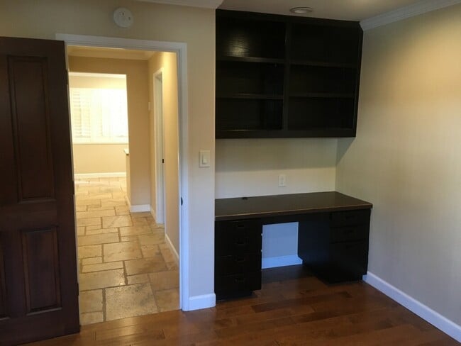 Unit F - 1105 N Milpas St