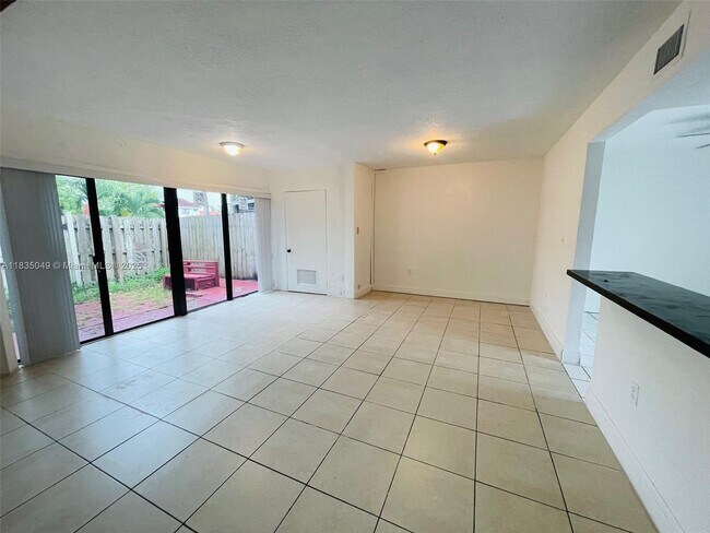 Building Photo - 1107 San Remo Cir